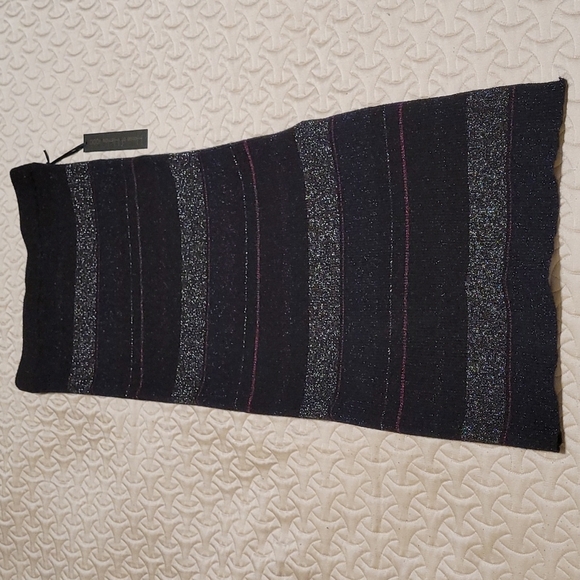 House of Harlow 1960 High Waist Ribbed Shimmer Midi Skirt - Picture 4 of 7